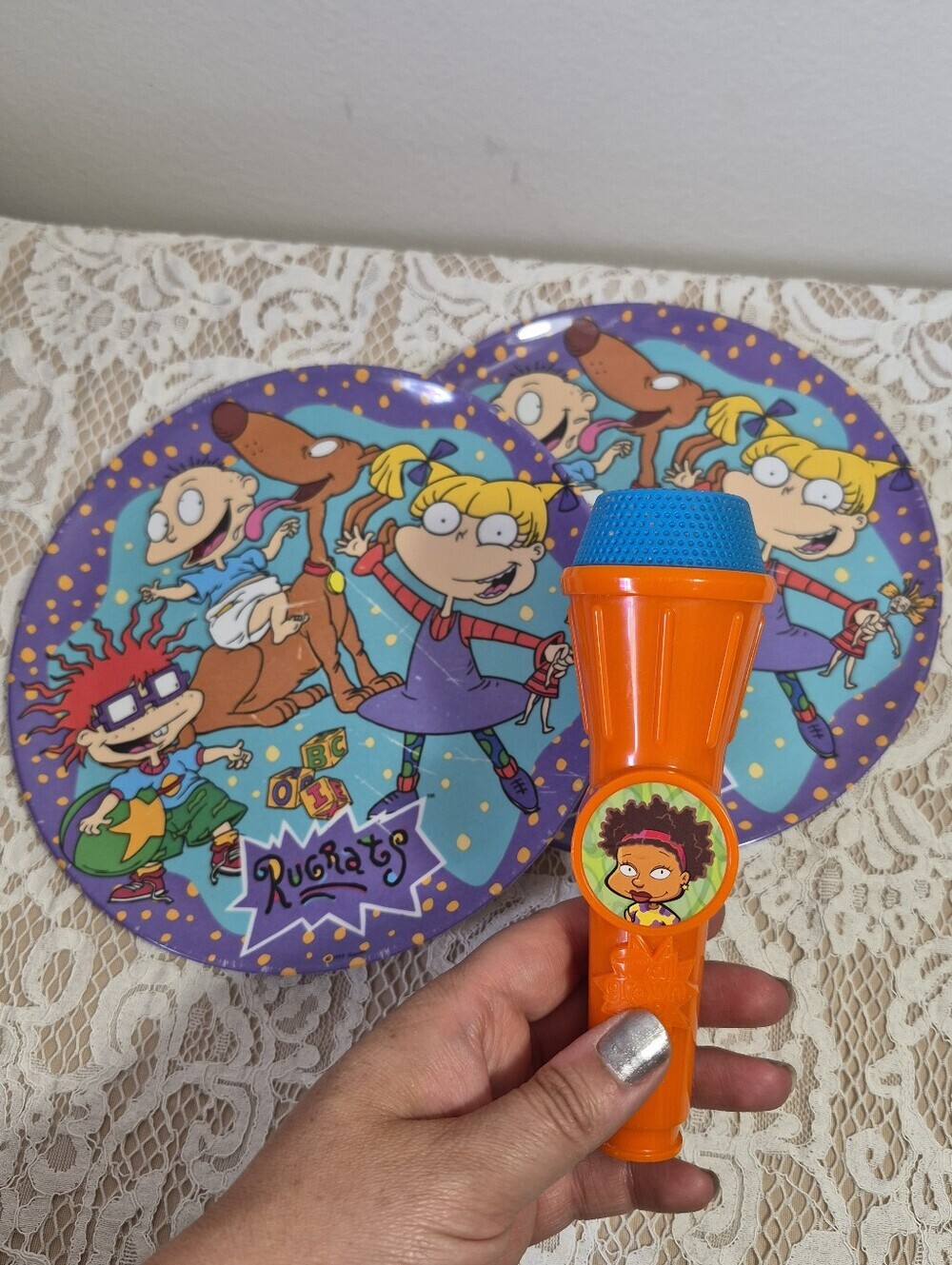 2 Rugrats Plates + Mic Toy